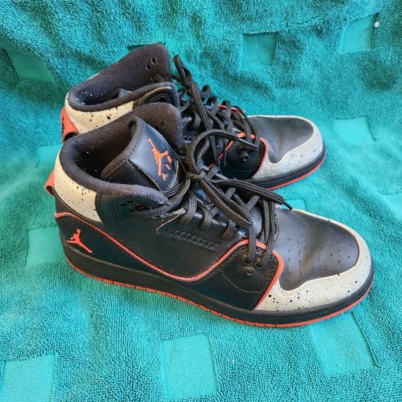 Barely worn Black Air Jordan's sz 8 women's / 6.5 youth - Picture 6 of 6